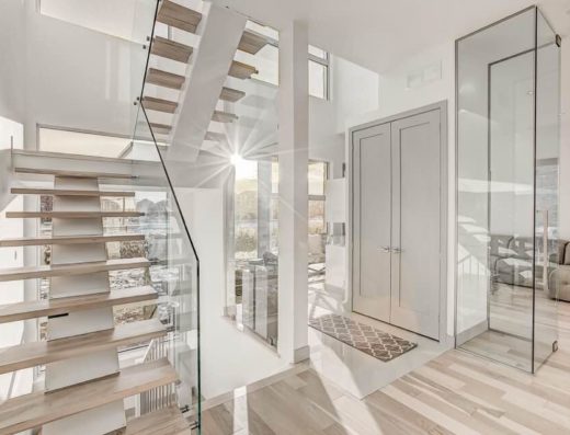 ESCALIERS MS INC