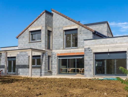 HOLMES CONSTRUCTIONS INC