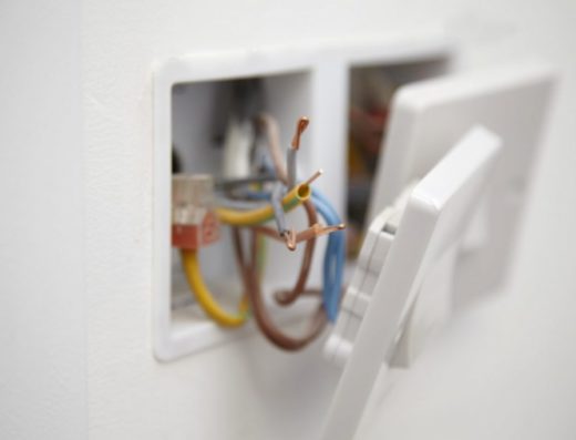 RÉNO HUGO ÉLECTRIQUE INC